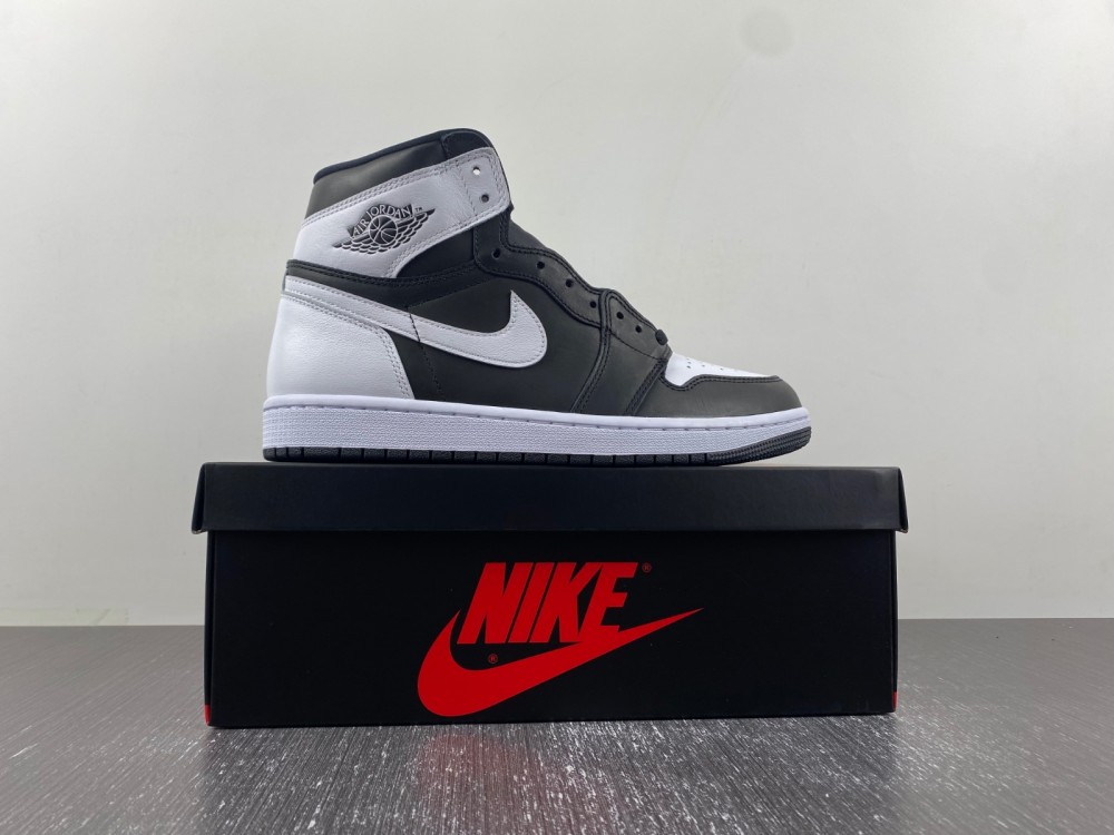Air Jordan 1 High OG “Reverse Panda”