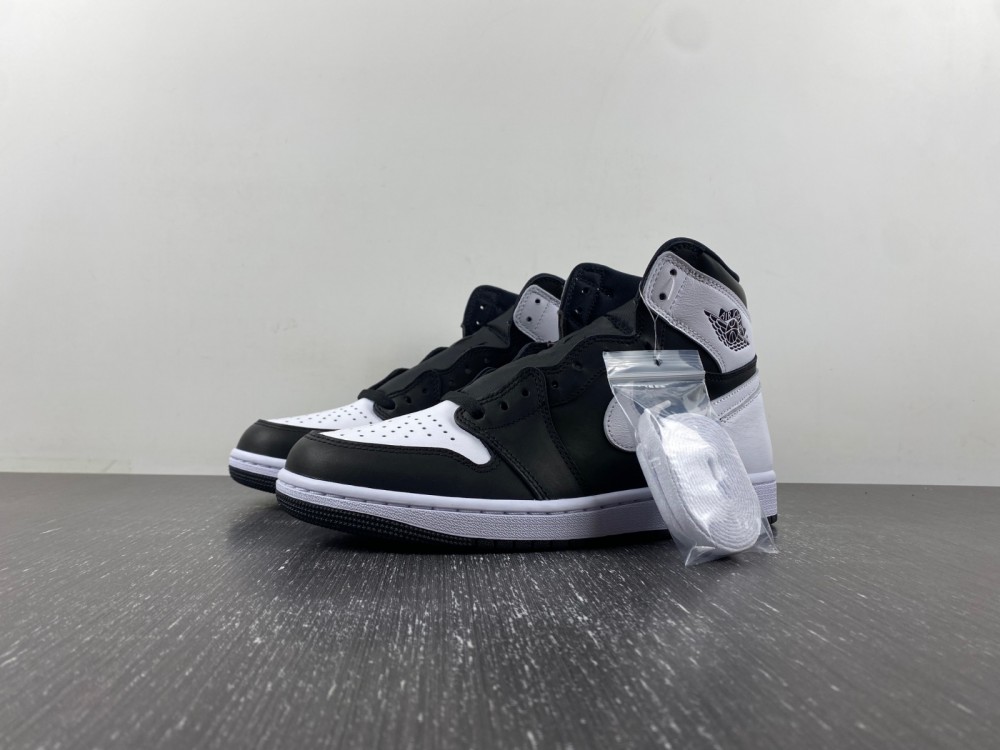 Air Jordan 1 High OG “Reverse Panda”