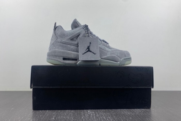 KAWS x Air Jordan 4 “Cool Grey”