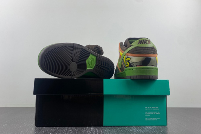 Nike SB Dunk Low “De La Soul”789841-332