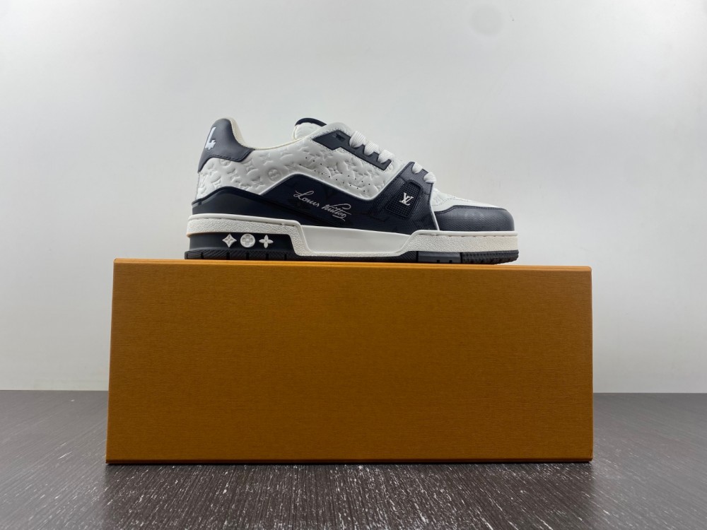 L&&V trainer Black