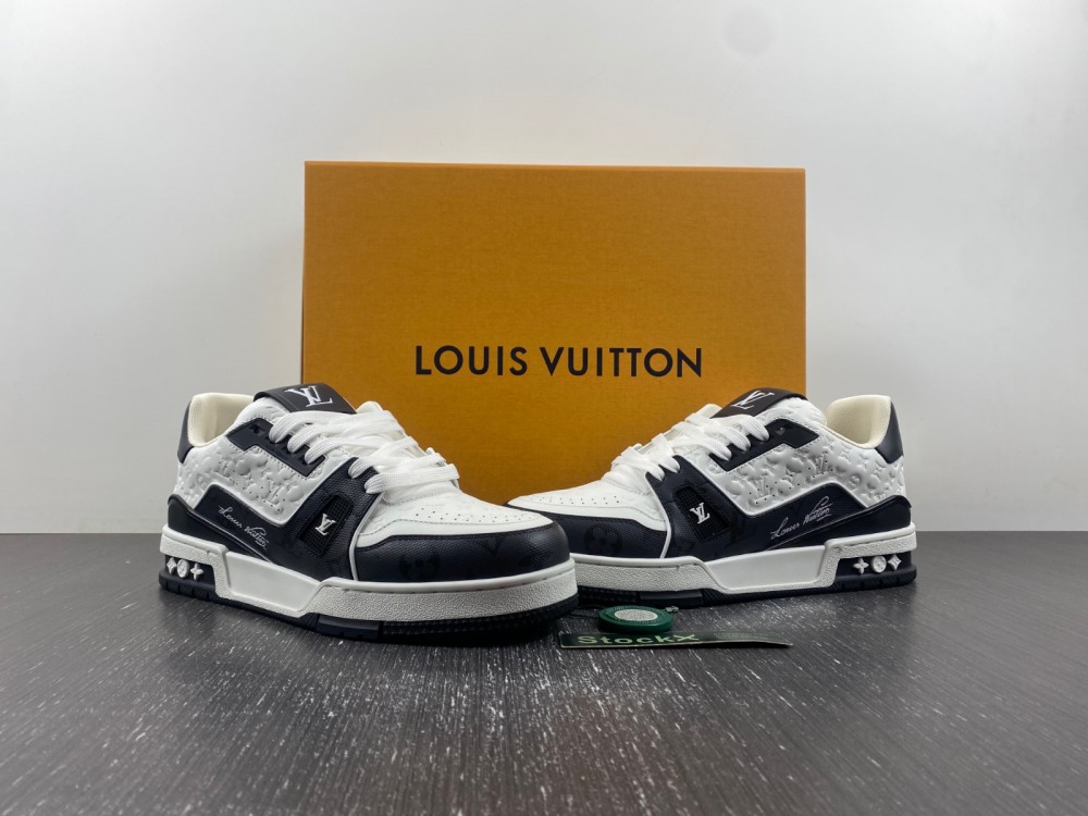 L&&V trainer Black