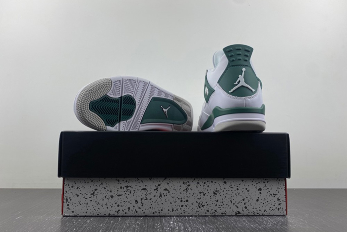 Air Jordan 4 “Oxidized Green”
