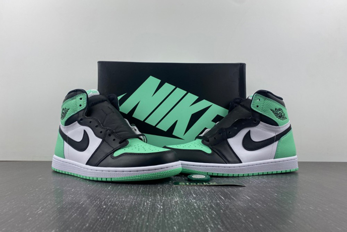 Air Jordan 1 High OG “Green Glow”