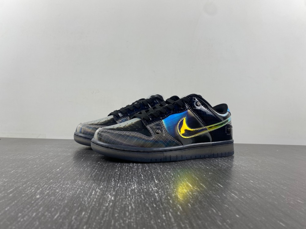 Nike Dunk Low “Hyperflat