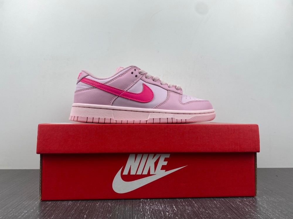 Nike Dunk Low GS Triple Pink