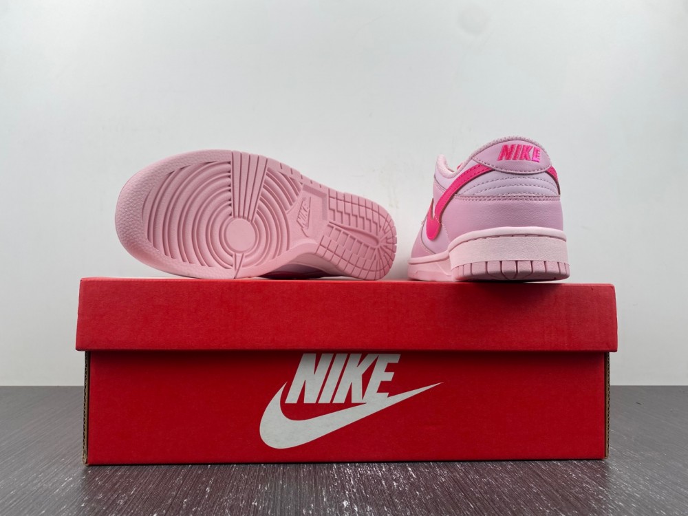 Nike Dunk Low GS Triple Pink