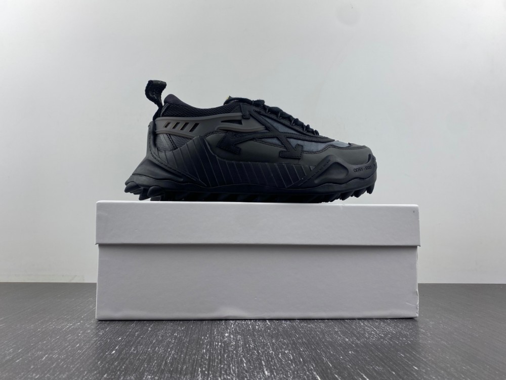 Off-White c/o Virgil Abloh black