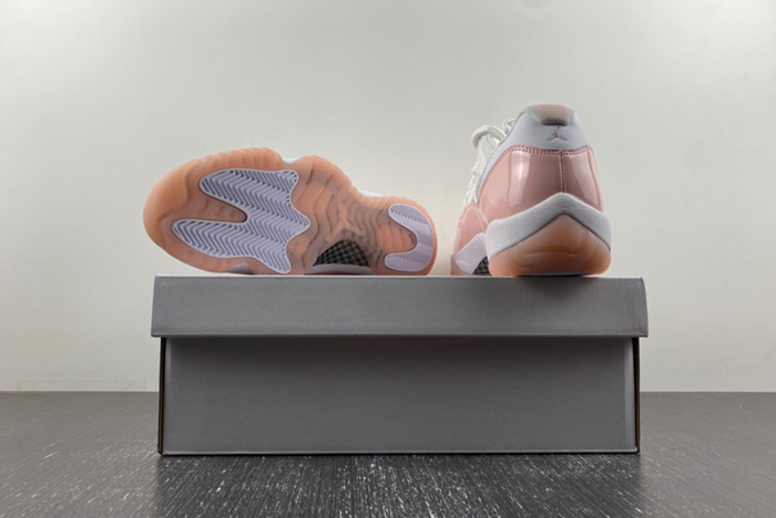 Air Jordan 11 Low WMNS “Legend Pink”