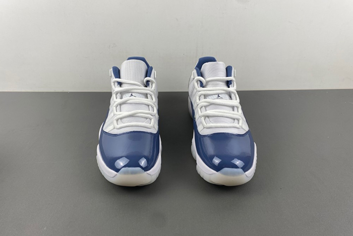 Air Jordan 11 Low white blue