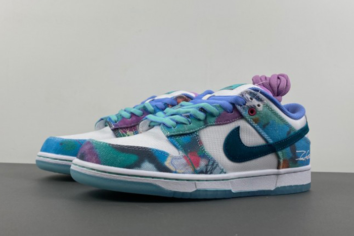Futura Laboratories x Nike SB Dunk Low