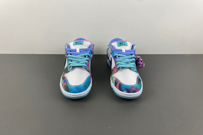 Futura Laboratories x Nike SB Dunk Low