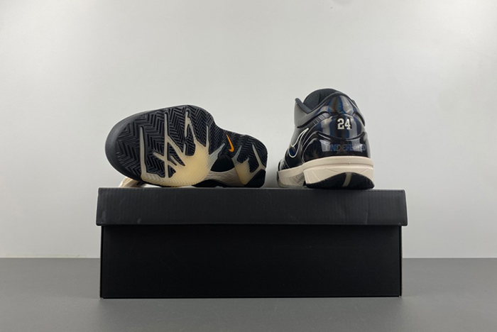 UNDEFEATED x Nike Kobe 4 Protro