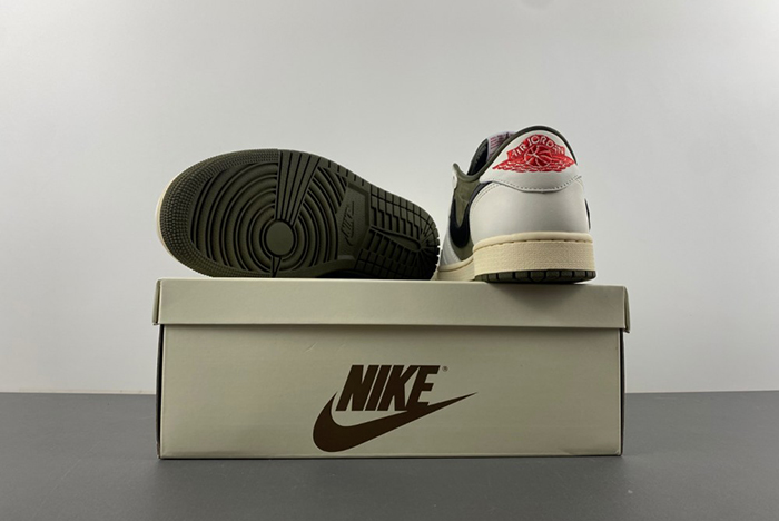 Travis Scott x Air Jordan 1 Low OG