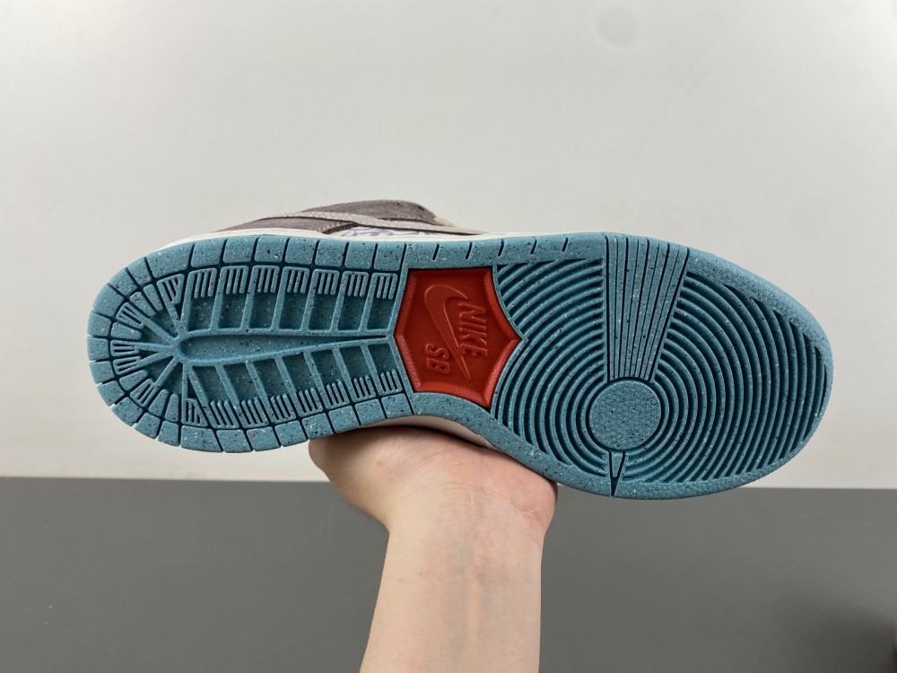 Nike SB Dunk Low “Big Money Savings”
