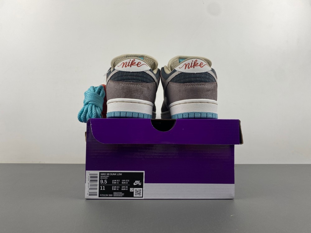 Nike SB Dunk Low “Big Money Savings”